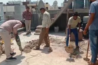 सत्य निकेतन हादसे के बाद एक्शन में MCD: 11 अवैध संपत्तियों पर चला बुलडोजर, 4 इमारतें सील