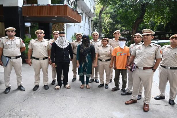 दिल्ली में हनीट्रैप और किडनैपिंग गैंग का भंडाफोड़: ऑनलाइन सामान खरीदने के बहाने बुलाकर बनाया बंधक, महिला समेत 6 गिरफ्तार