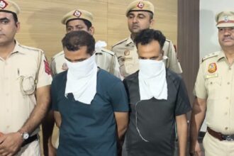 कोटक महिंद्रा बैंक में जमा कराने पहुंचे थे 500 के जाली नोट: 93,500 की फेक करंसी के साथ 2 गिरफ्तार, मालदा से जुड़े तार