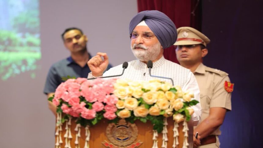 दिल्ली में महिला सुरक्षा के लिए बनेगी विशेष ‘पिंक फोर्स’: LG तरनजीत सिंह संधू ने दिए निर्देश, मेट्रो स्टेशन और कॉलेजों में होगी तैनाती