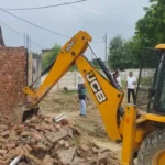 ग्रेटर नोएडा में 125 करोड़ की जमीन अतिक्रमण मुक्त कराई: दो गांवों में 62500 वर्ग मीटर पर अवैध निर्माण तोड़ा