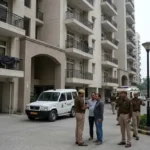 इंदिरापुरम में 35 वर्षीय युवक की संदिग्ध परिस्थितियों में मौत, बालकनी में मिला शव