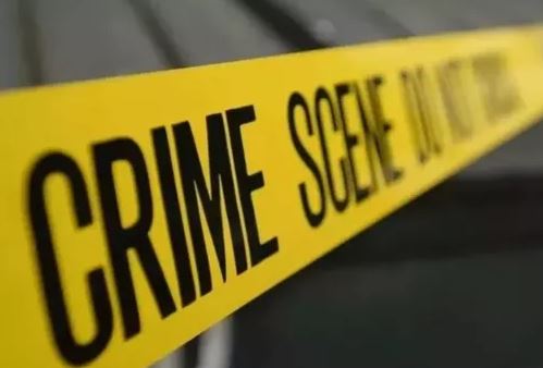 बेटे का पड़ोसियों से झगड़ा शांत कराने पहुंचे पिता पर धारदार हथियार से हमला