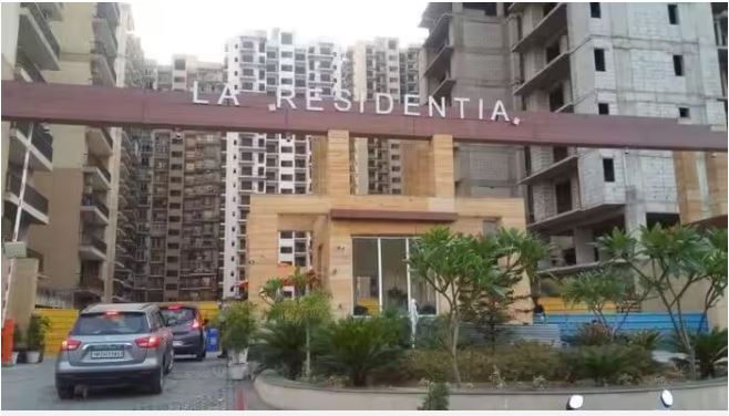 LA Residentia फ्लैट खरीदारों के लिए राहत की खबर: इलाहाबाद हाईकोर्ट का GNIDA को निर्देश, 3 महीने में लें रजिस्ट्री पर फैसला