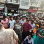 मुरादनगर में दर्दनाक हादसा, पिकअप की टक्कर से महिला की मौत; शव सड़क पर रखकर किया प्रदर्शन