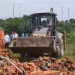 नोएडा प्राधिकरण ने गुलावली में हटाया अतिक्रमण