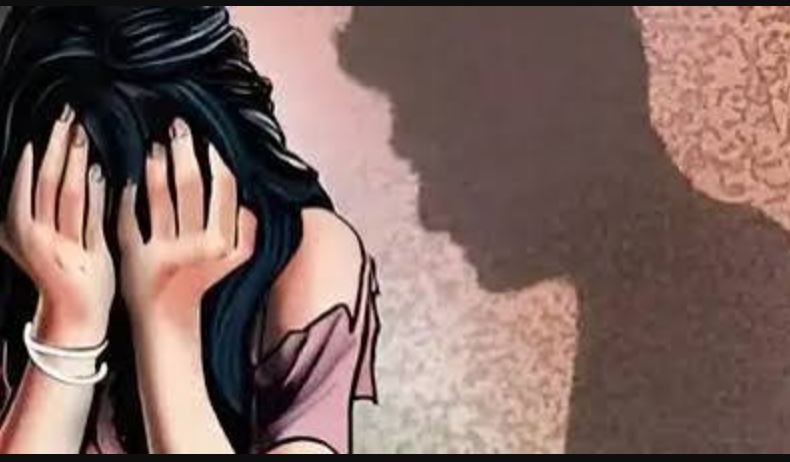 राजनगर एक्सटेंशन की सोसायटी में फटे कपड़ों में भटकी युवती: 10 मिनट का खौफनाक मंजर, सामूहिक दुष्कर्म की आशंका से मचा हड़कंप