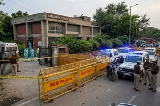 कड़कड़डूमा कम्युनिटी सेंटर के पास फायरिंग, दो युवक गोली लगने से घायल; रंजिश की आशंका
