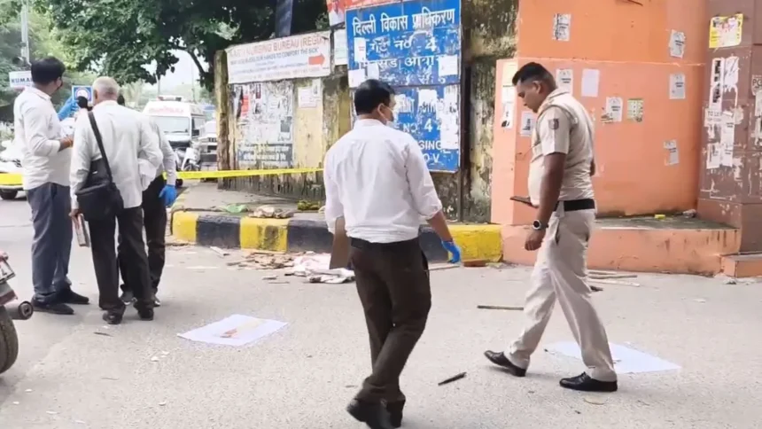दिल्ली में फिर सनसनीखेज वारदात, मयूर विहार फेज-3 में युवक की लाठी-डंडों से पीटकर हत्या