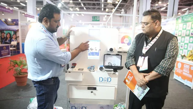 UPITS में छाई ‘डॉक्टर ऑन ड्यूटी’, 10 मिनट में 75 टेस्ट करेगी पोर्टेबल AI हेल्थ मशीन