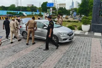 नोएडा अथॉरिटी को बम से उड़ाने की धमकी, ई-मेल मिलते ही मचा हड़कंप, जांच में जुटी पुलिस