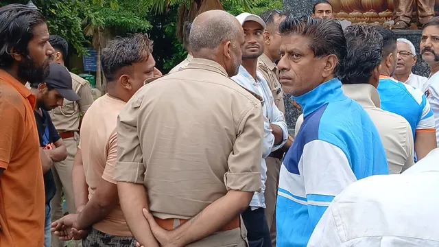 गाजियाबाद में आंबेडकर प्रतिमा से छेड़छाड़ की कोशिश, पुलिस में मचा हड़कंप