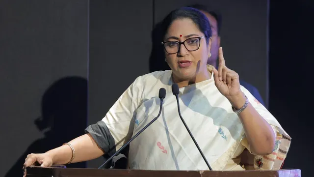 दिल्ली में भारी बारिश के बीच CM रेखा गुप्ता का औचक निरीक्षण, जलभराव पर अधिकारियों को सख्त निर्देश
