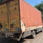 भोजपुर में एक्सप्रेस-वे पर भीषण सड़क हादसा: ट्रक में पीछे से घुसी कार, नगीना के कफिल की मौत, 6 लोग अस्पताल में भर्ती