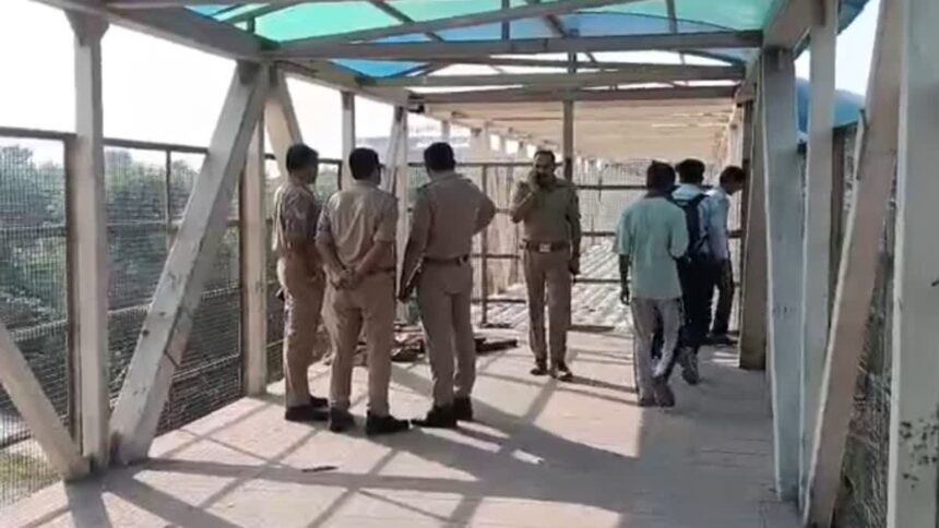 गाजियाबाद में सनसनी: दिल्ली-हापुड़ रोड फुटओवर ब्रिज पर मिला अज्ञात व्यक्ति का शव, शिनाख्त में जुटी पुलिस