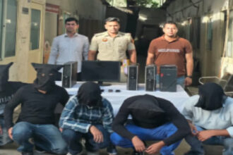 “नौकरी का झांसा, ऐंठी फीस और फिर नंबर बंद”: शादीपुर मेट्रो स्टेशन के पास चल रहे 2 फर्जी कॉल सेंटरों पर रेड, 4 महिलाओं समेत 11 गिरफ्तार