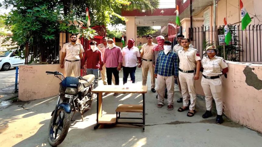 सोनिया विहार हत्याकांड का पर्दाफाश: प्रेम प्रसंग के चक्कर में रची गई थी मनीष यादव की साजिश, दो नाबालिगों समेत सात आरोपी गिरफ्तार
