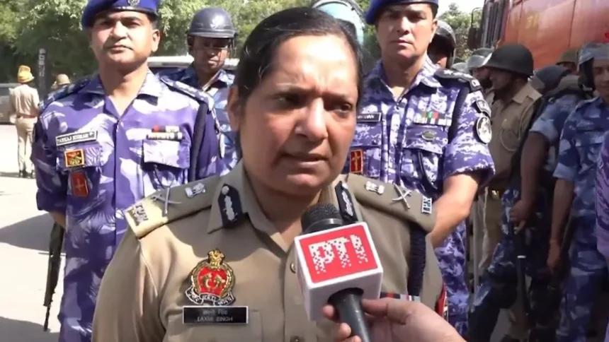 नोएडा-ग्रेटर नोएडा में पुलिस कमिश्नर के एक्शन से हड़कंप, 5 चौकी प्रभारी सस्पेंड; ACP और SHO की होगी जांच
