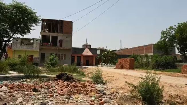 नोएडा प्राधिकरण का बड़ा फैसला, मास्टर प्लान-2031 में बदलाव; अब गांव से लगी जमीन पर मिलेंगे 5 प्रतिशत प्लॉट