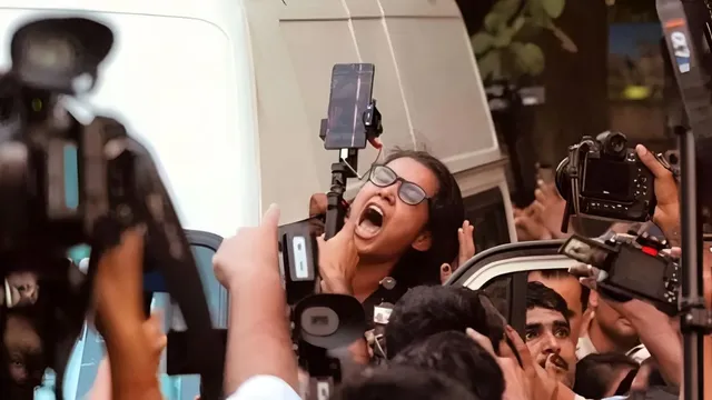 अखिल भारतीय छात्र संघ की अध्यक्ष नेहा बोरा पर कानूनी शिकंजा: दिल्ली पुलिस ने सौंपे दस्तावेज, 28 अक्टूबर को मजिस्ट्रेट के सामने पेशी