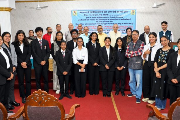 आरटीआई की ताकत और निजता की सुरक्षा पर विद्यार्थियों ने छेड़ी सार्थक बहस, आर्य सिंह रहीं प्रथम