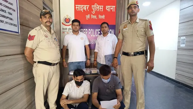 इंटरनेट से पैन नंबर निकाल AI से बदला फोटो: 50 लोगों के नाम पर लिया लोन, दिल्ली पुलिस के हत्थे चढ़े दो सगे भाई