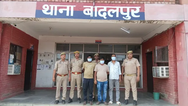 नोएडा में 1 करोड़ का गांजा पकड़ा-3 तस्कर गिरफ्तार: कूड़ी खेड़ा मोड़ के पास दबोचा, भुवनेश्वर से ट्रक में छिपाकर ला रहे थे